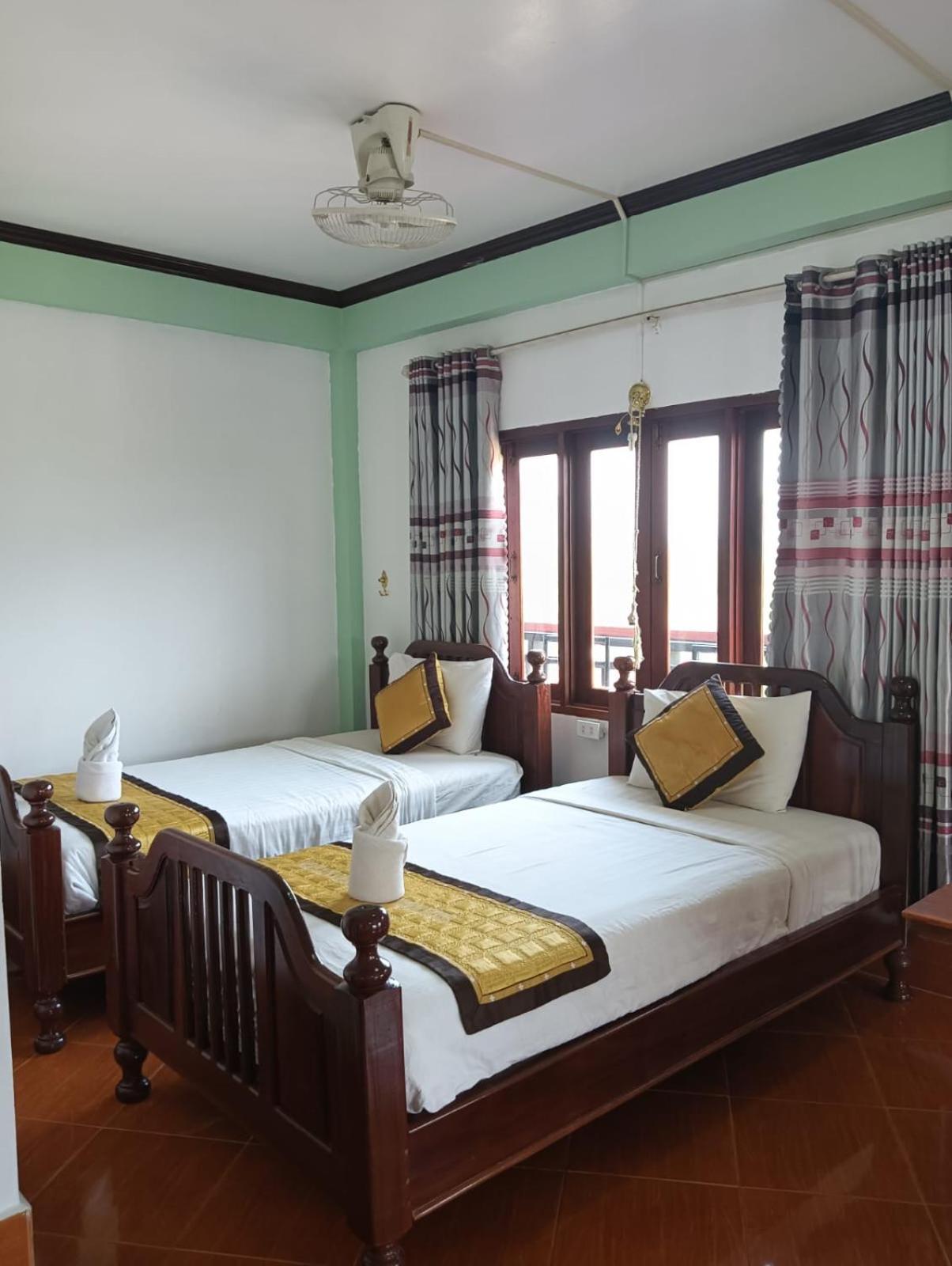 Bountang Riverside Hotel ヴァンヴィエン エクステリア 写真
